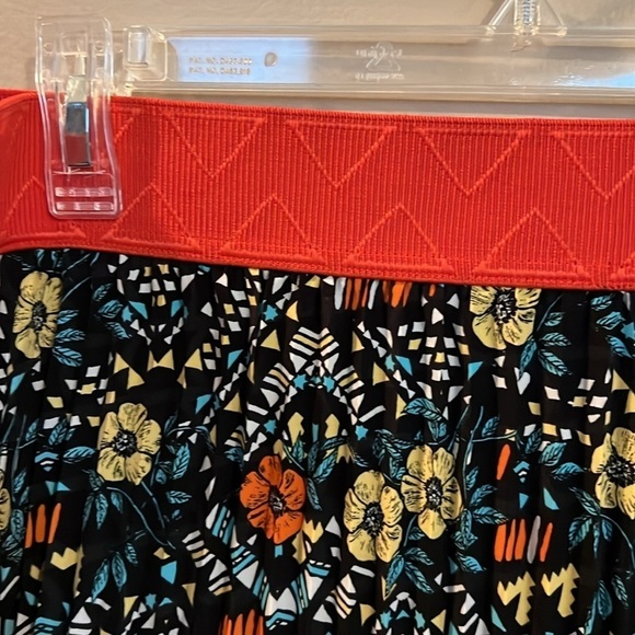 LulaRoe Jill skirt floral size XL - Picture 3 of 5